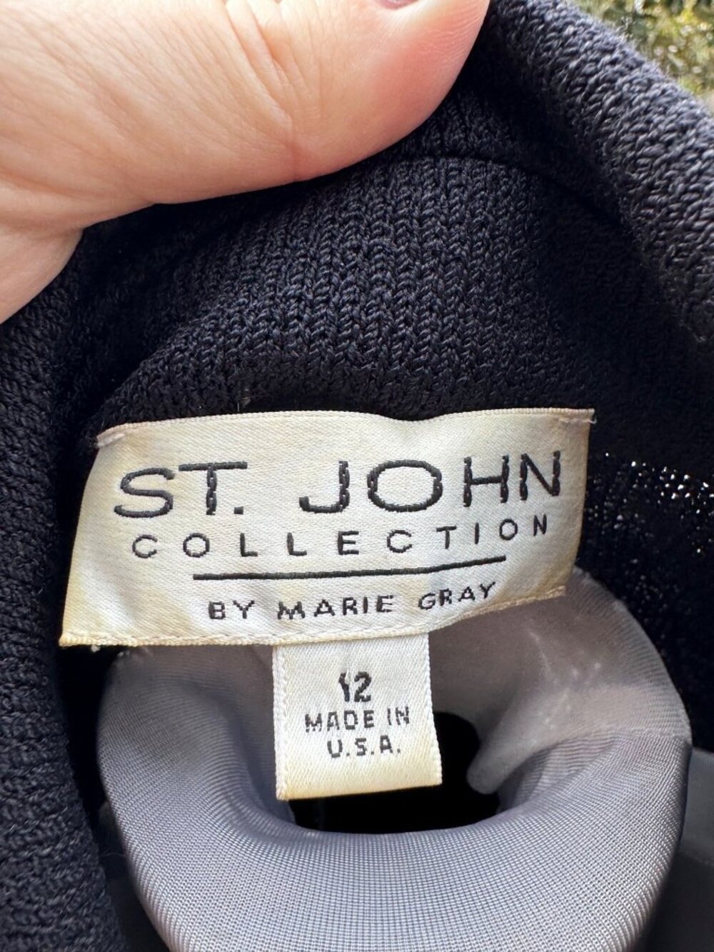 St John Collection Dress Women 12 Black Knit Belted Gold Zip Pockets USA - Picture 8 of 8